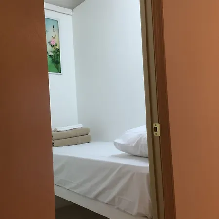 Bowery Grand Hostel