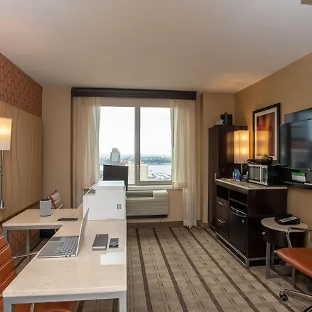 - Times Square By Ihg Hotel