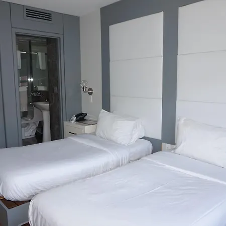Hotel The Ridge 3*