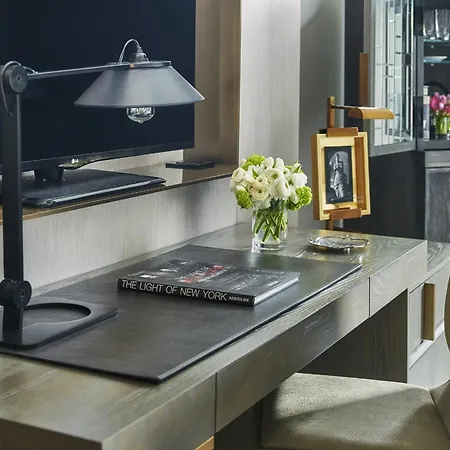 Four Seasons Downtown Hotel 5*