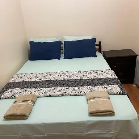 Guest house A Pleasant In Queens *