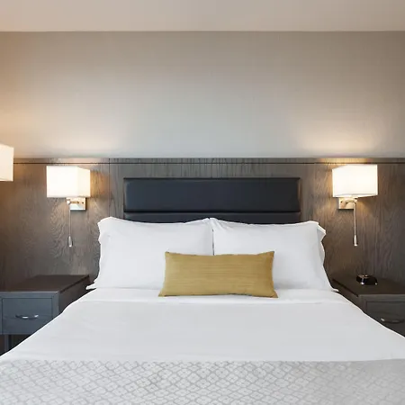 Wyndham Garden Laguardia South Hotel
