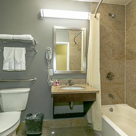 Ozone Inn & Suites * New York