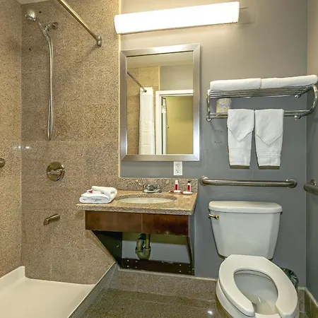 Ozone Inn & Suites Hotel *