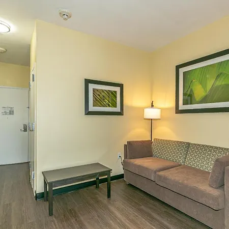 Ozone Inn & Suites Hotel