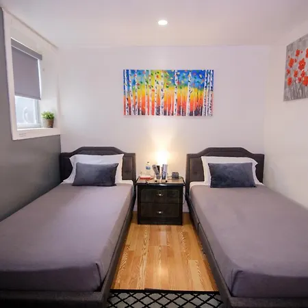 Elegant 2 Bedroom W Modern Amenities New York