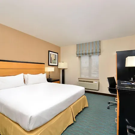 Express Kennedy Airport, An Ihg Hotel New York