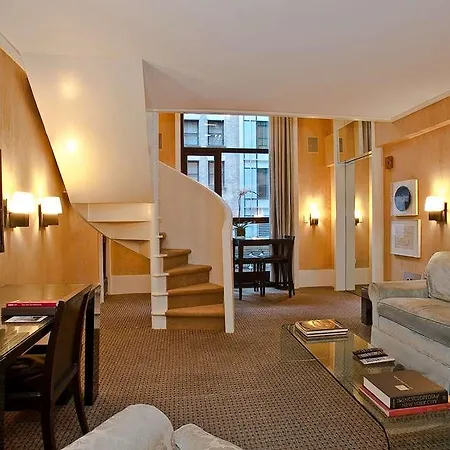 Club Hotel