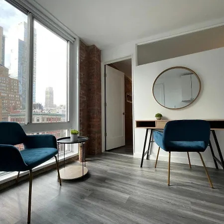 Apartment And The City, Empire State Building *