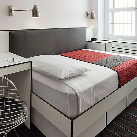 Pod 51 Hotel 3*