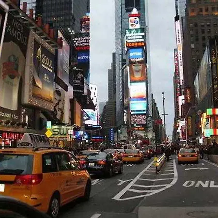 Courtyard By Marriott Manhattan/central Park Hotel 4*