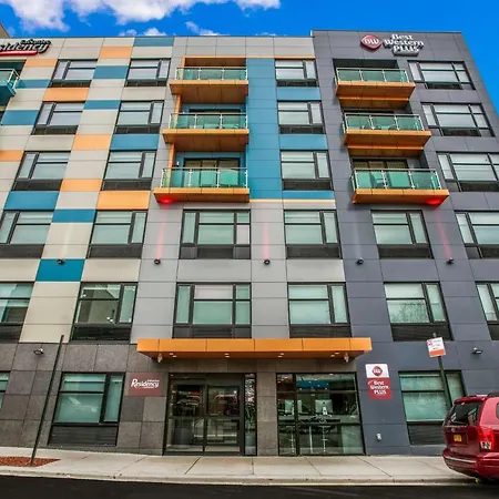 Western Executive Residency Bronx 3*