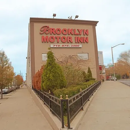 Brooklyn Motor Hotel 2*
