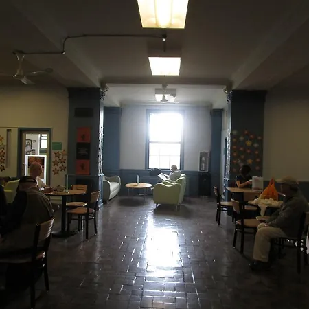 Hostel Flushing Ymca *