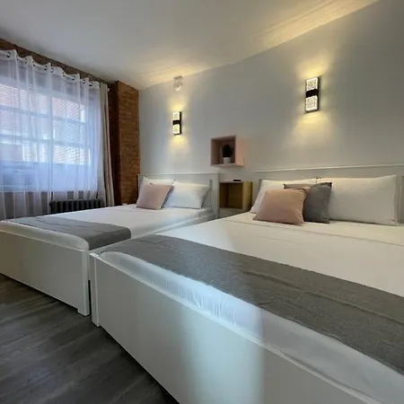 And The City, Empire State Building Apartment New York