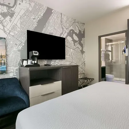 Western Executive Residency Bronx 3*