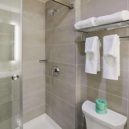 Hotel Western Executive Residency Bronx
