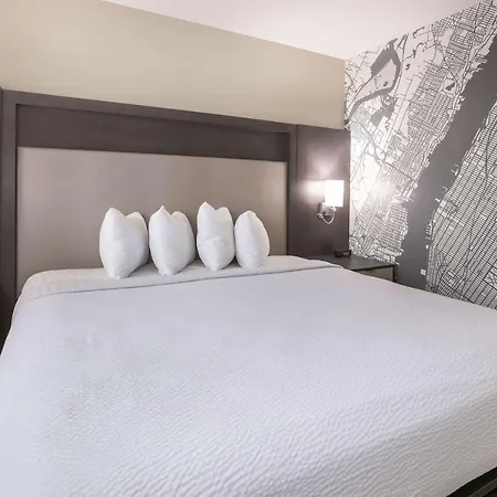 Hotel Western Executive Residency Bronx 3*