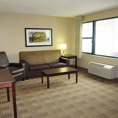 Extended America - - Laguardia Airport 2*