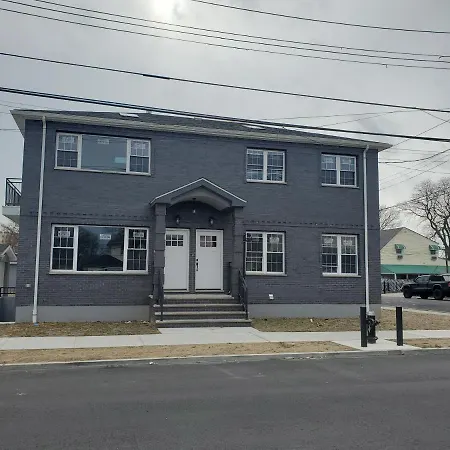Located 10 Minutes From Jfk Airport *