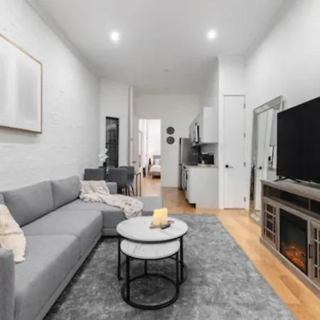 Modern With Strategic Location In Apartment New York