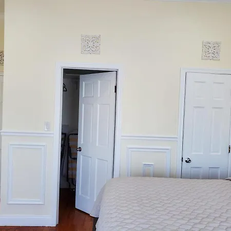 Apartment 1118-quality Cribs Duplex *