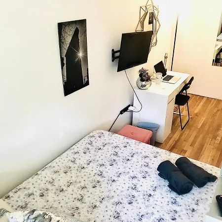 Apartment Manhattan -ues - *