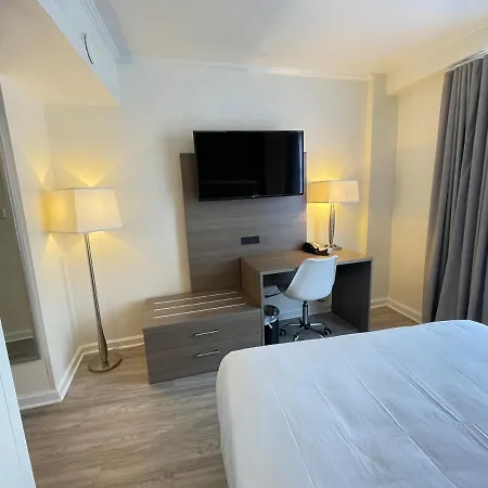 Garden & - Jfk Hotel