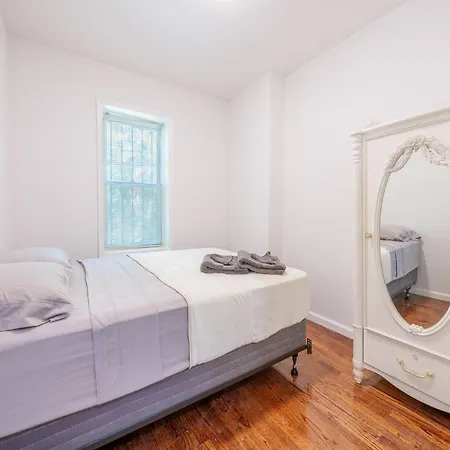 Apartment Lovely 2 Bedroom In The Hearts Of Crown Heights *