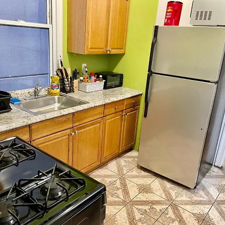 3 Bedrooms 2 Stops To Manhattan Apartment New York