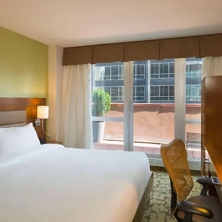 Hilton Garden Manhattan Midtown East