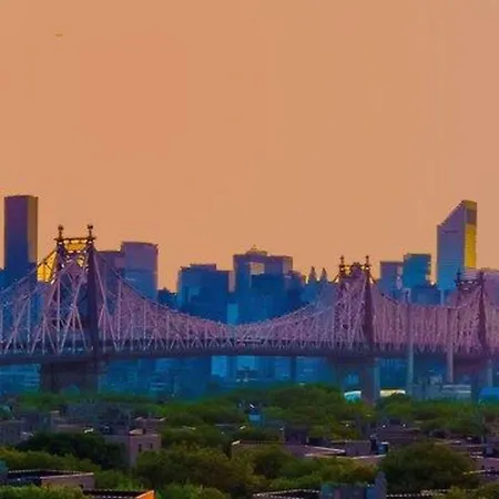 Sleep Long Island - Manhattan View 3* New York