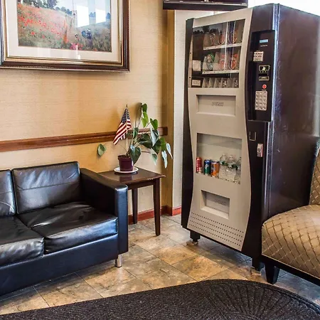 Avion Near Lga Airport, An Ascend Collection New York