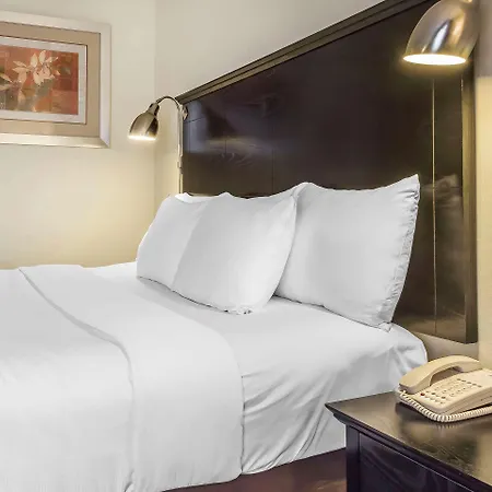 Hotel Comfort & Laguardia Airport 4*