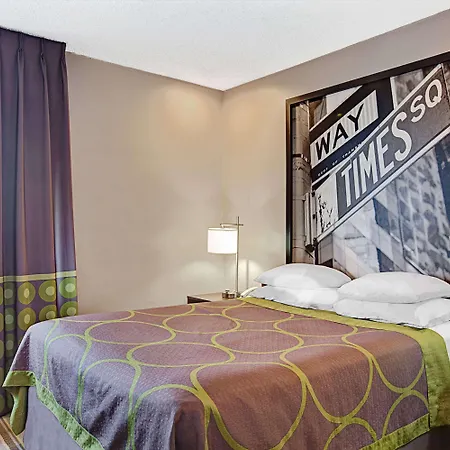 Hotel Super 8 By Wyndham Jamaica North Conduit New York