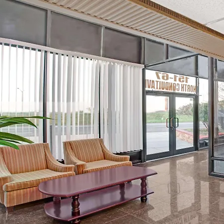 Hotel Super 8 By Wyndham Jamaica North Conduit 2*