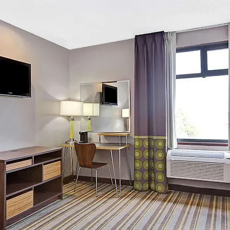 Hotel Super 8 By Wyndham Jamaica North Conduit New York