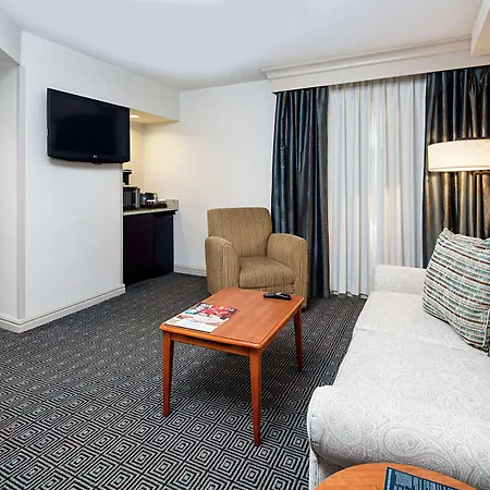Hotel Hilton Jfk Airport 3*