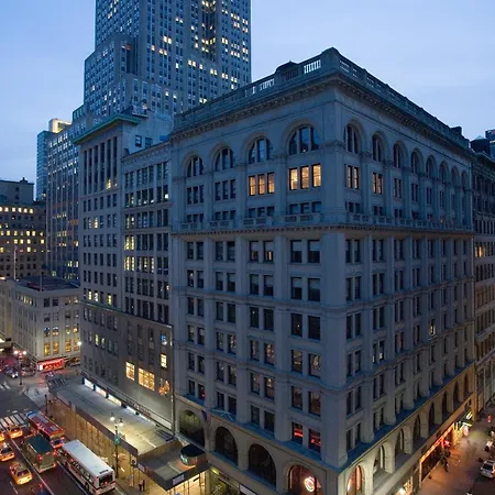 U Fifth Avenue, Empire State Building