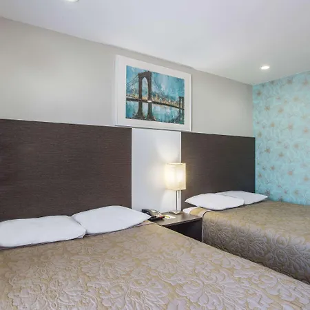 Hotel Super 8 By Wyndham Brooklyn / Park Slope