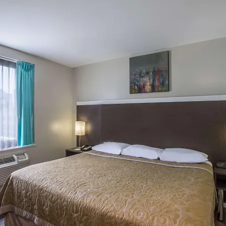Super 8 By Wyndham Brooklyn / Park Slope