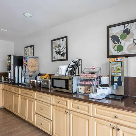 Hotel Super 8 By Wyndham Brooklyn / Park Slope 3*