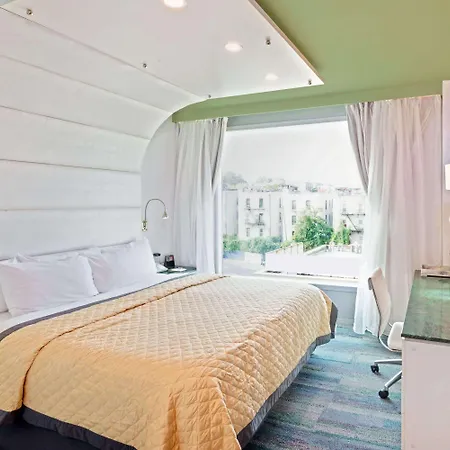Hotel Wyndham Garden Brooklyn Sunset Park 4*