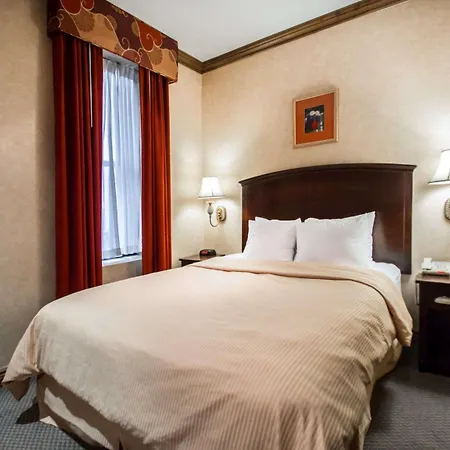Clarion Park Avenue Hotel 2*