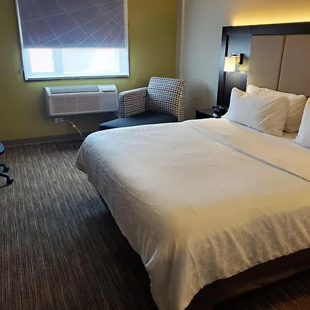 Hotel Express Maspeth By Ihg 2*