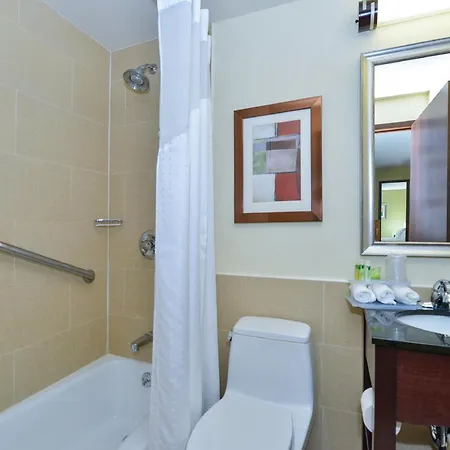 Express Manhattan Midtown West By Ihg Hotel 3*