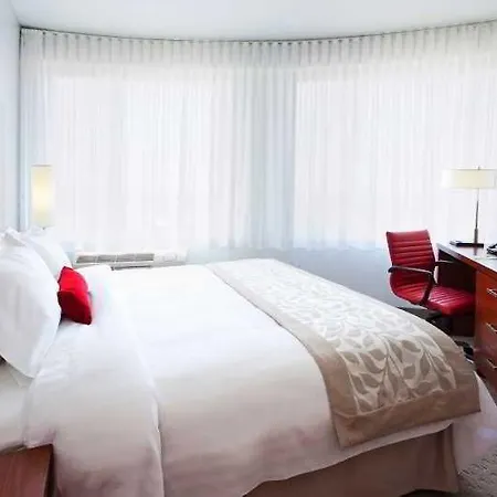 Fairfield & By Marriott Brooklyn Hotel