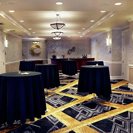 Hotel Martinique On Broadway, Curio Collection By Hilton