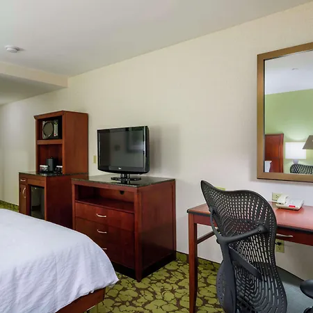 Hilton Garden Queens Jfk Hotel 3*