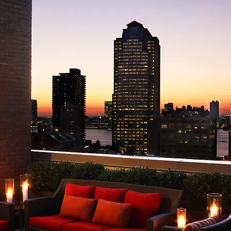 Sheraton Tribeca 4*
